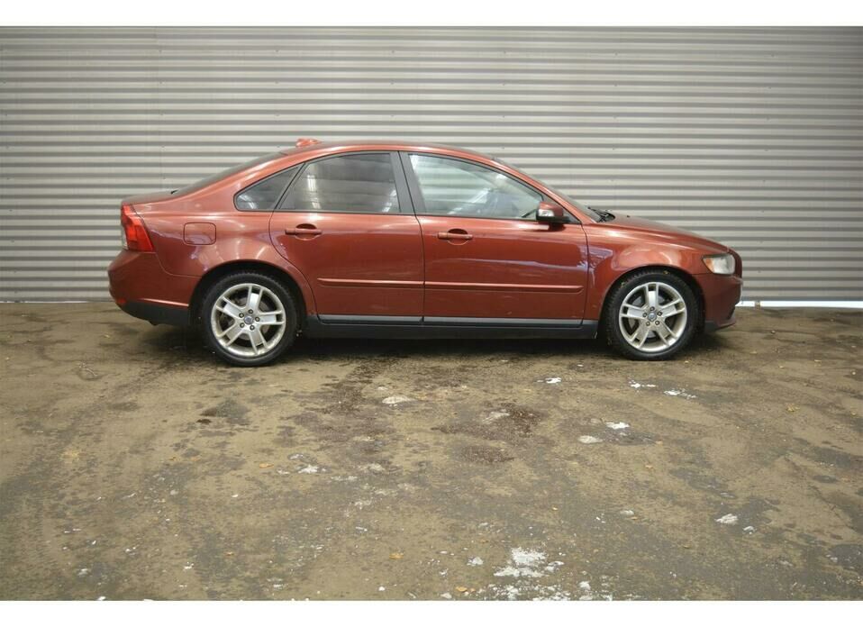 Volvo S40 2.4 AT (140 л.с.)