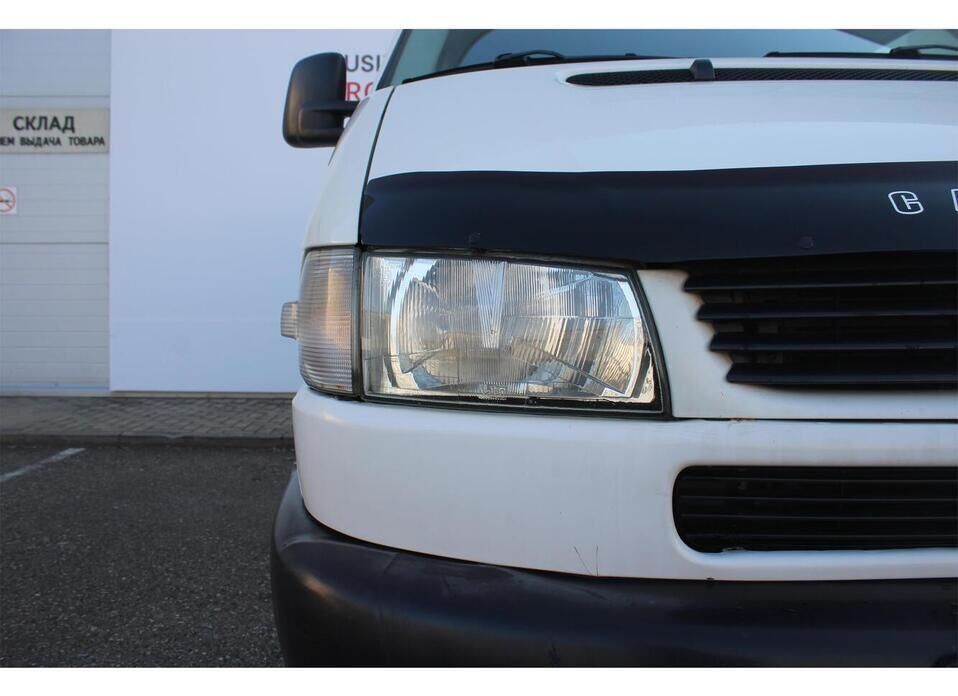 Volkswagen Caravelle 2.5 MT (115 л.с.)