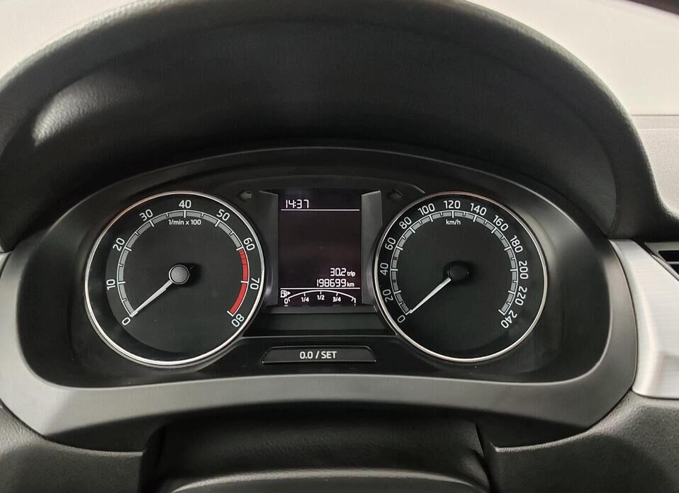 Skoda Rapid, I Рестайлинг 1.6 AT (110 л.с.)