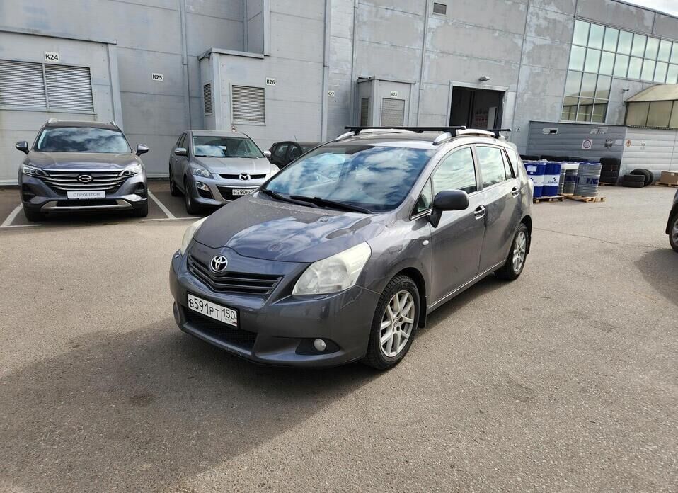 Toyota Verso 1.8 CVT (147 л.с.)