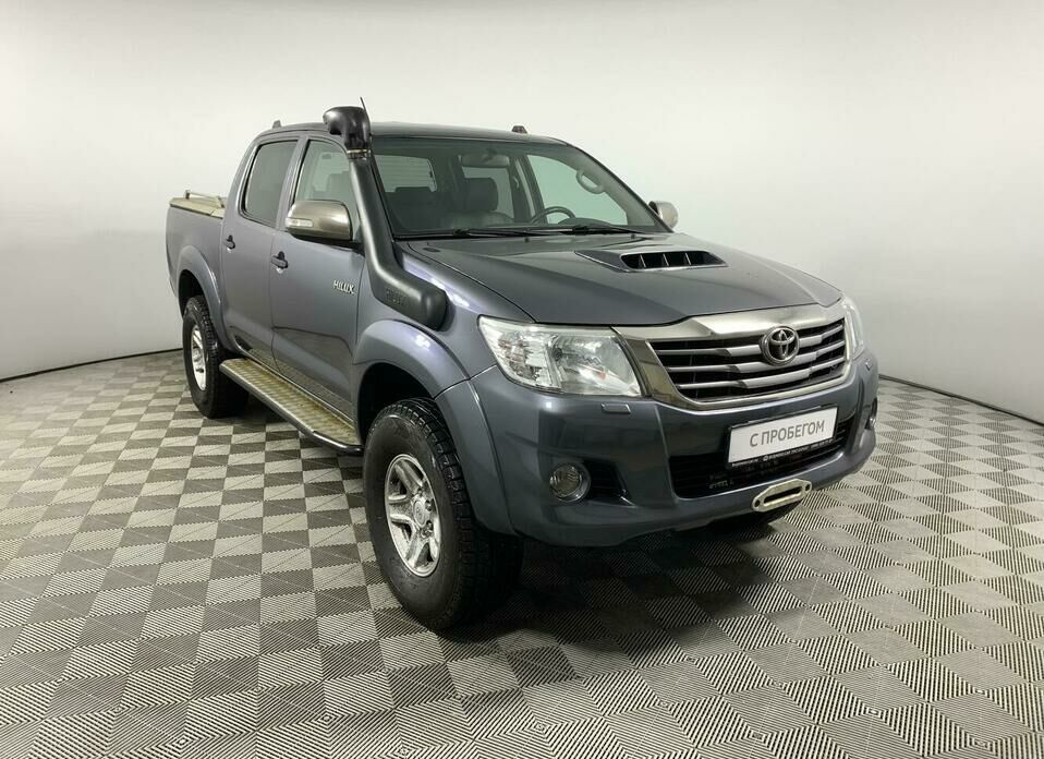 Toyota Hilux 2.5d MT (144 л.с.) 4WD