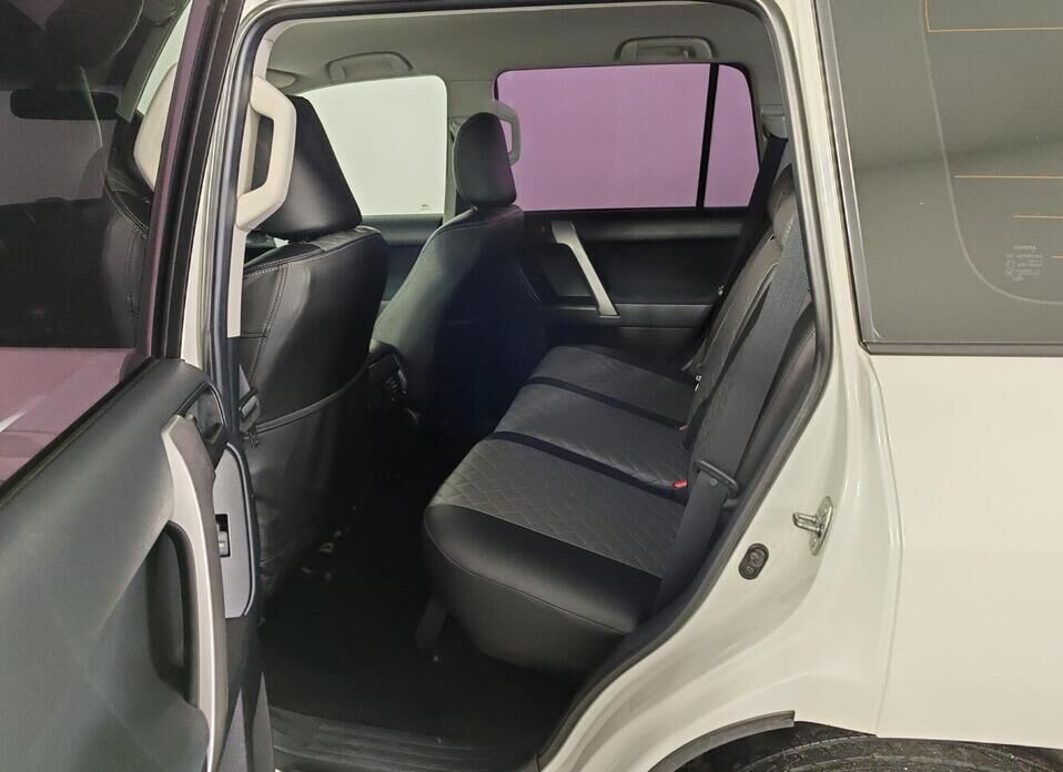 Toyota Land Cruiser Prado 2.8d AT (200 л.с.) 4WD