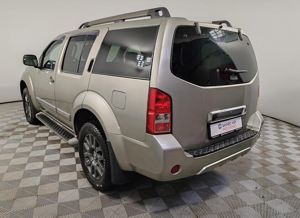 Nissan Pathfinder, III Рестайлинг 3.0d AT (231 л.с.) 4WD