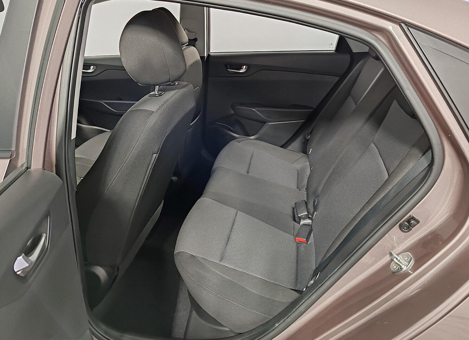 Hyundai Solaris, II Рестайлинг 1.6 MT (123 л.с.)