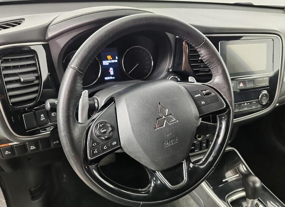 Mitsubishi Outlander, III Рестайлинг 2 2.4 CVT (167 л.с.) 4WD