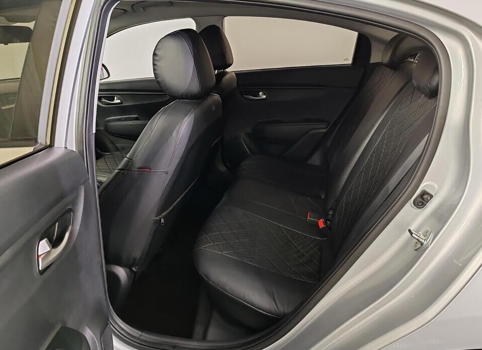 Kia Rio, IV Рестайлинг 1.6 AT (123 л.с.)