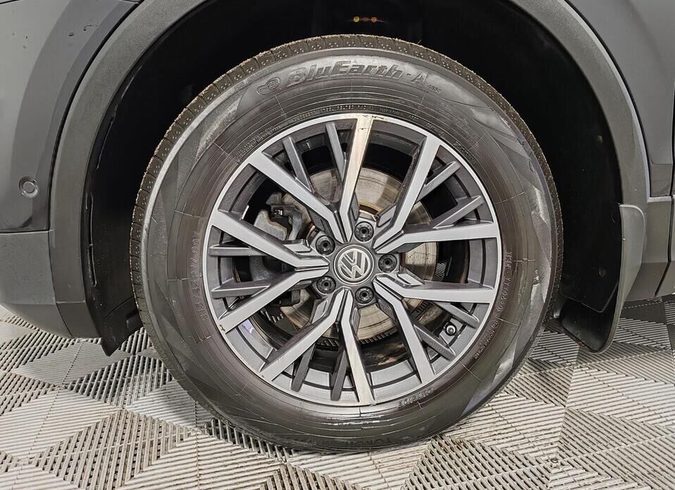 Volkswagen Tiguan 2.0d AMT (150 л.с.) 4WD