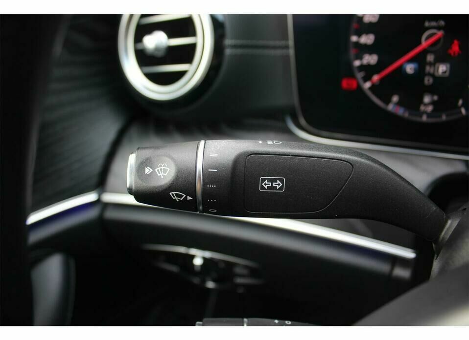 Mercedes-Benz E-Класс 200 2.0 AT (184 л.с.)