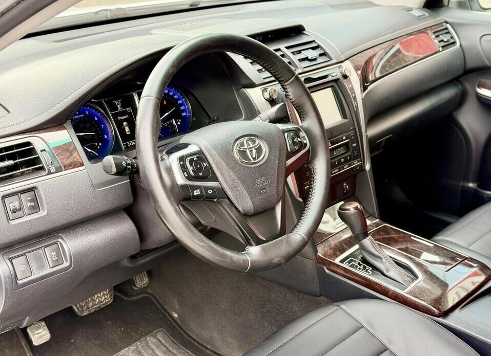 Toyota Camry, VII (XV50) Рестайлинг 2.5 AT (181 л.с.)