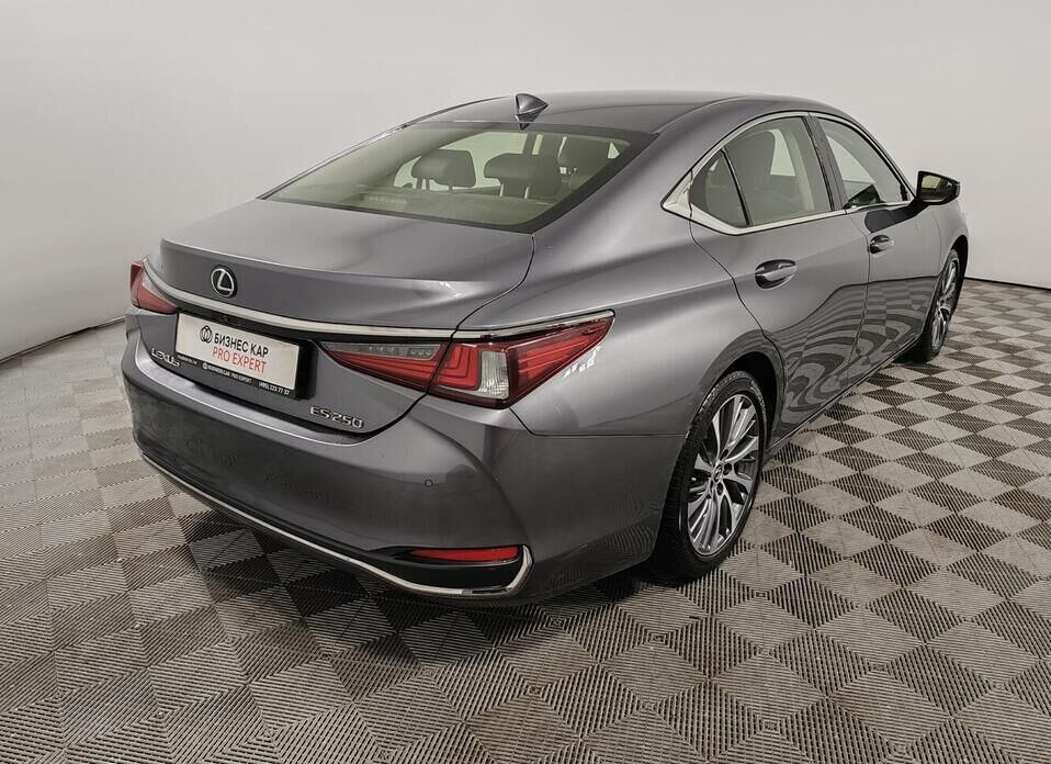 Lexus ES, VII 250 2.5 AT (200 л.с.)