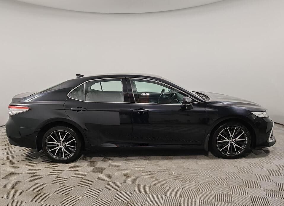Toyota Camry 2.5 AT (200 л.с.)
