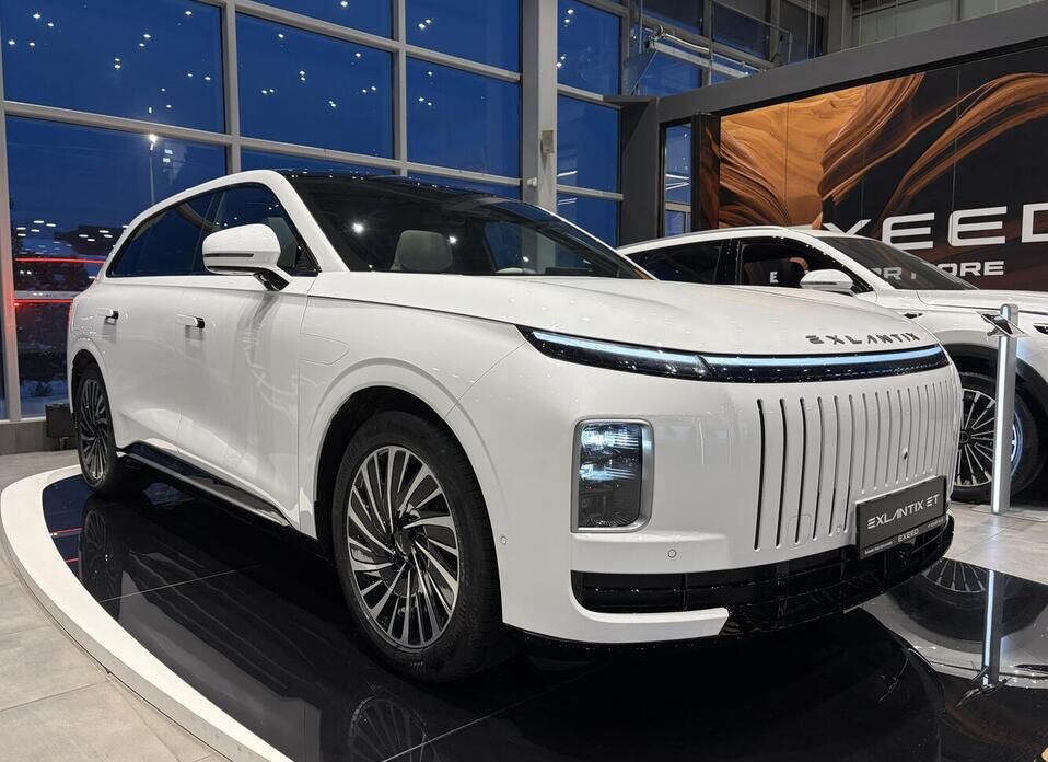 EXEED Exlantix ET 1.5hyb AT (469 л.с.) 4WD