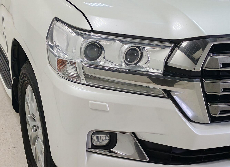 Toyota Land Cruiser, 200 Series Рестайлинг 2 4.5d AT (249 л.с.) 4WD