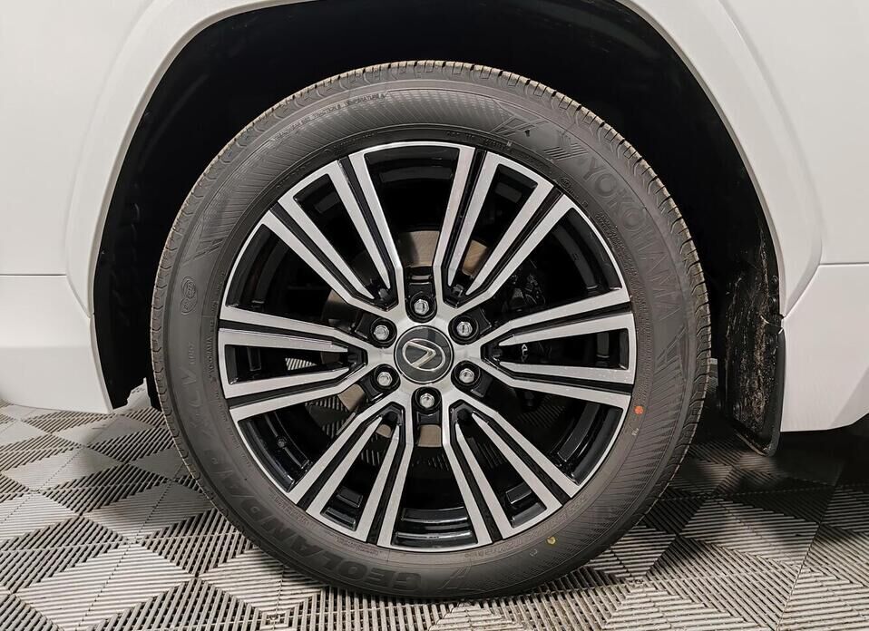 Lexus LX, IV 600 3.5 AT (415 л.с.) 4WD