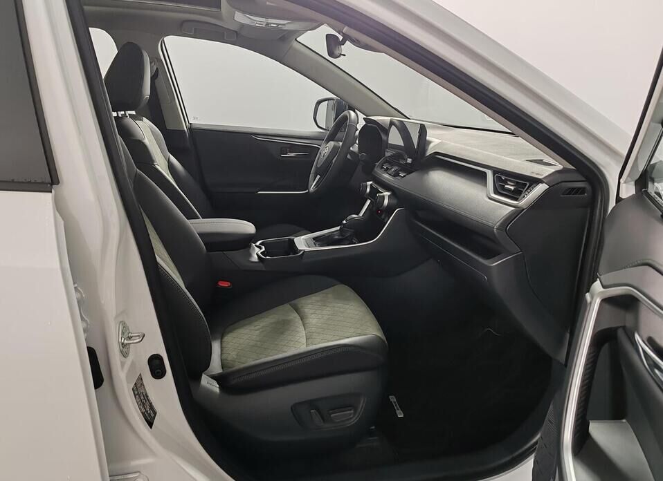 Toyota RAV4, V (XA50) 2.0 CVT (171 л.с.) 4WD