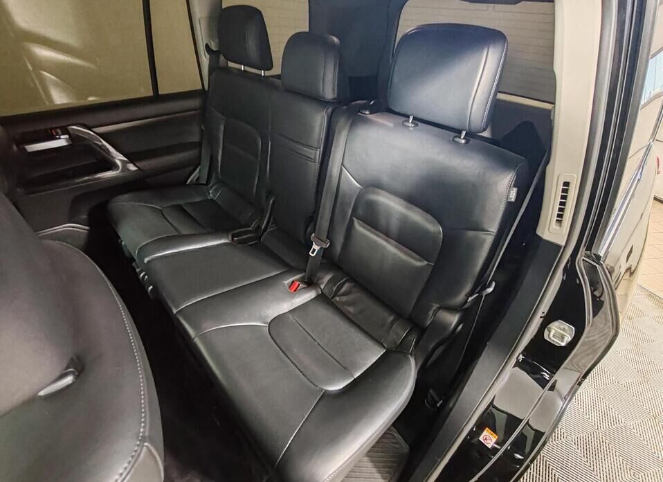 Toyota Land Cruiser, 200 Series Рестайлинг 2 4.5d AT (249 л.с.) 4WD
