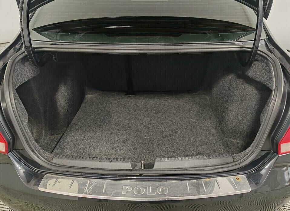 Volkswagen Polo 1.6 AT (105 л.с.)