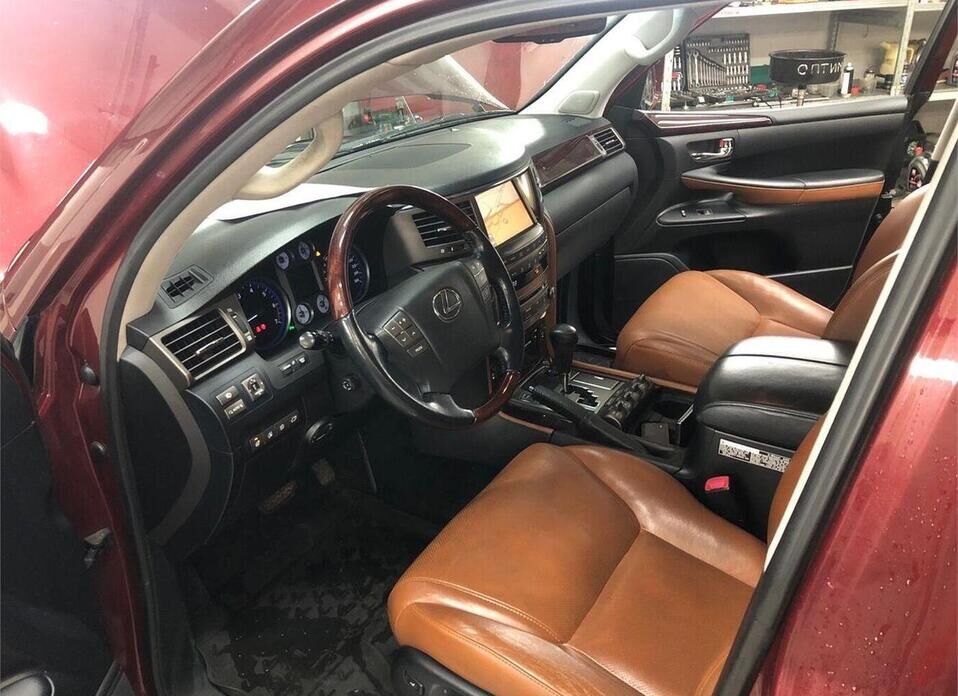 Lexus LX, III 570 5.7 AT (367 л.с.) 4WD
