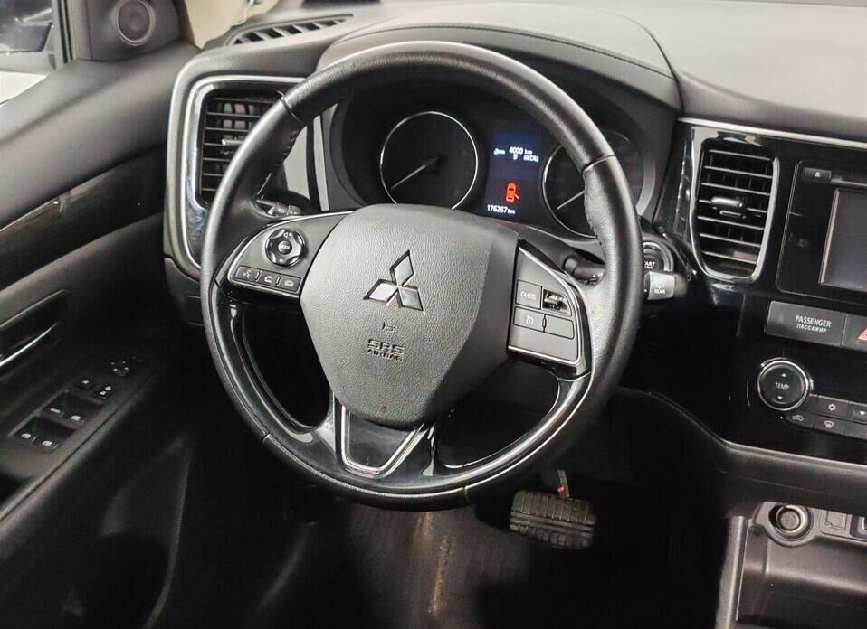 Mitsubishi Outlander, III Рестайлинг 2 2.0 CVT (146 л.с.) 4WD