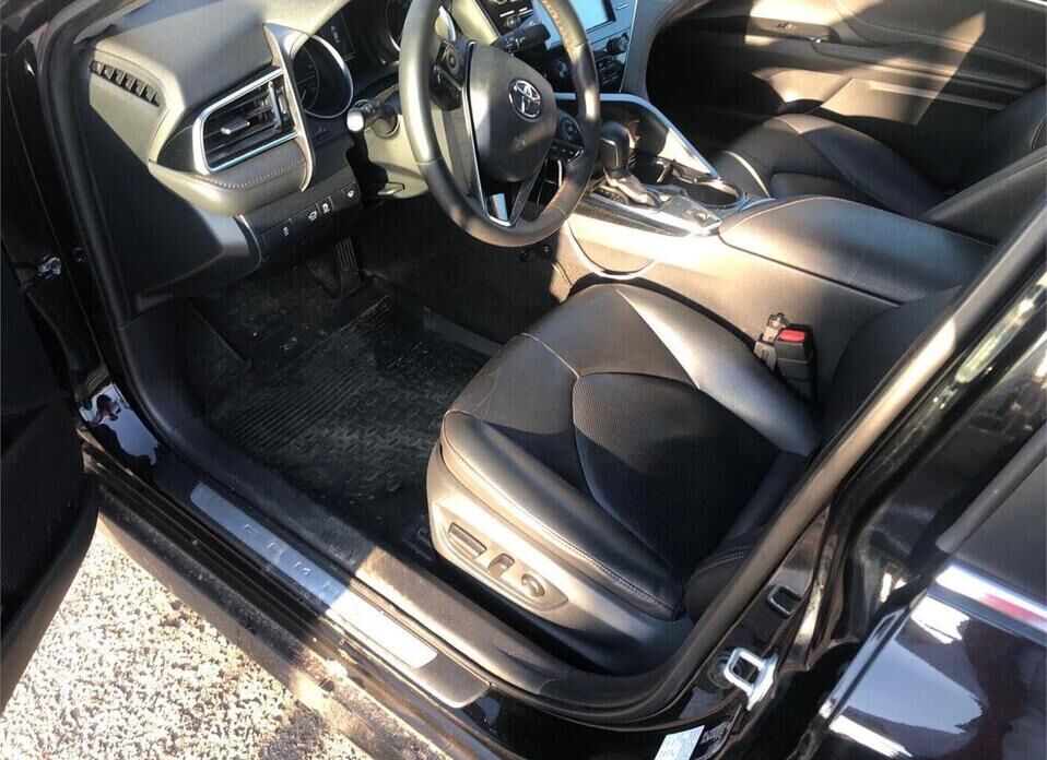 Toyota Camry 2.5 AT (181 л.с.)