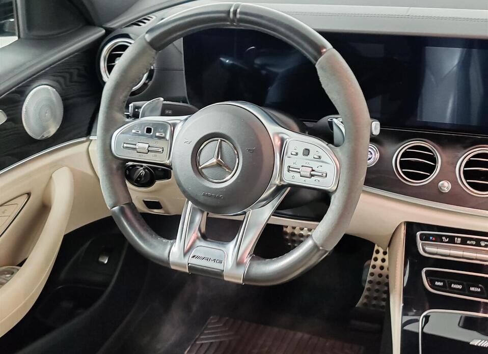 Mercedes-Benz E-Класс AMG, V (W213) 63 AMG S 4.0 AT (612 л.с.) 4WD