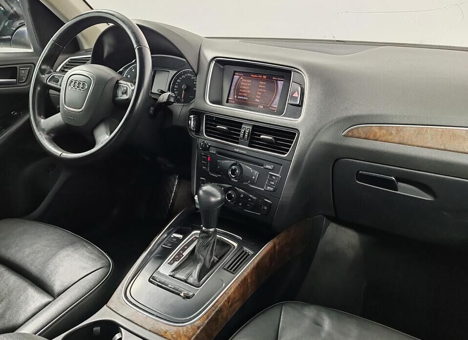Audi Q5, I (8R) 2.0 AMT (211 л.с.) 4WD