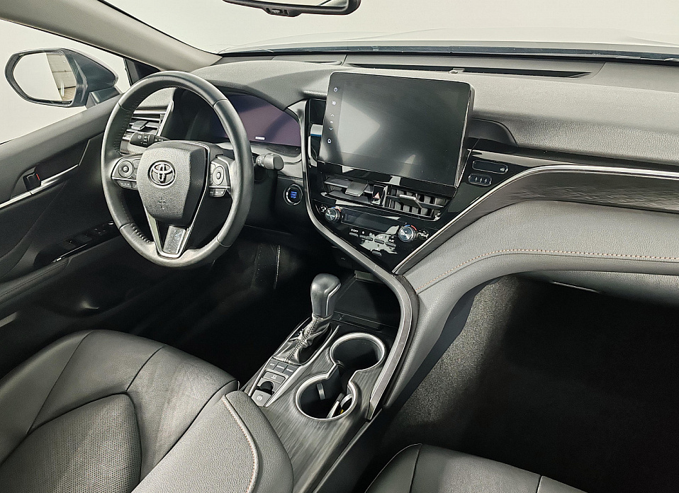 Toyota Camry, VIII (XV70) Рестайлинг 2.5 AT (209 л.с.)