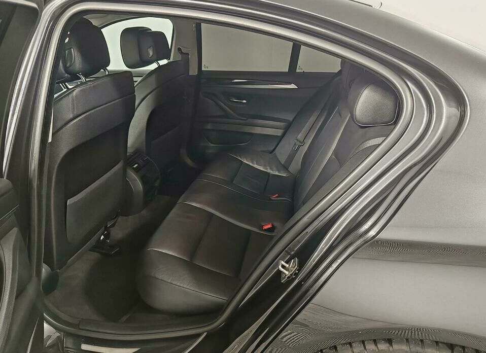BMW 5 серии 528i 3.0 AT (258 л.с.) 4WD