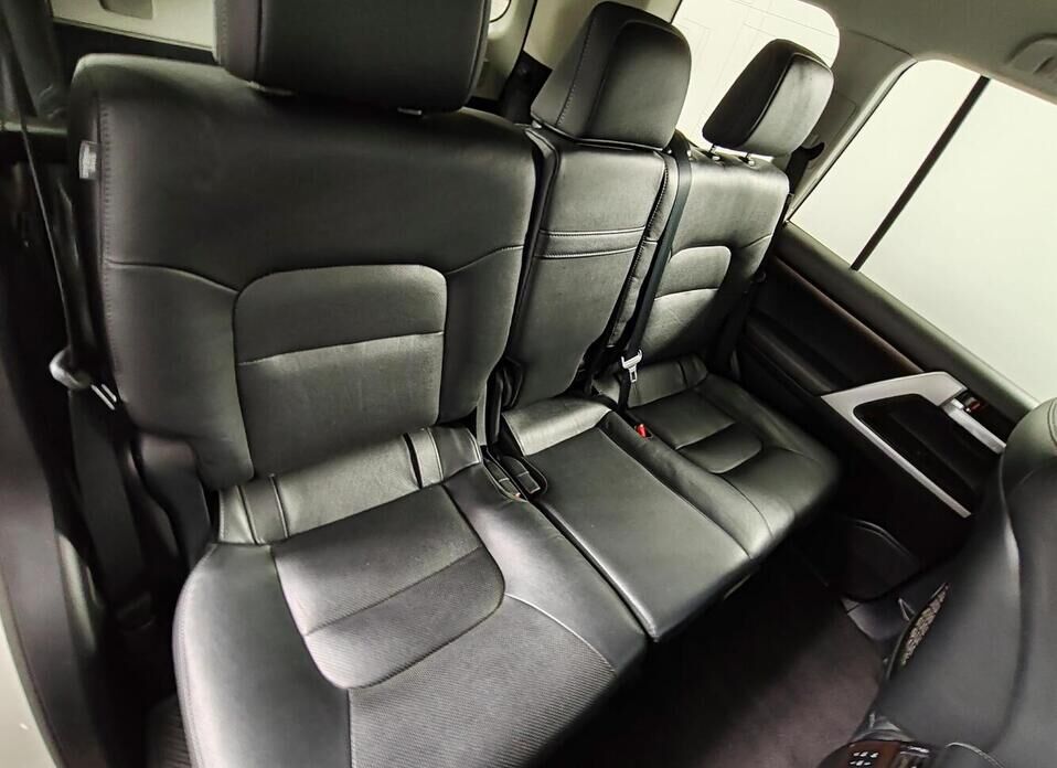 Toyota Land Cruiser, 200 Series Рестайлинг 2 4.5d AT (249 л.с.) 4WD