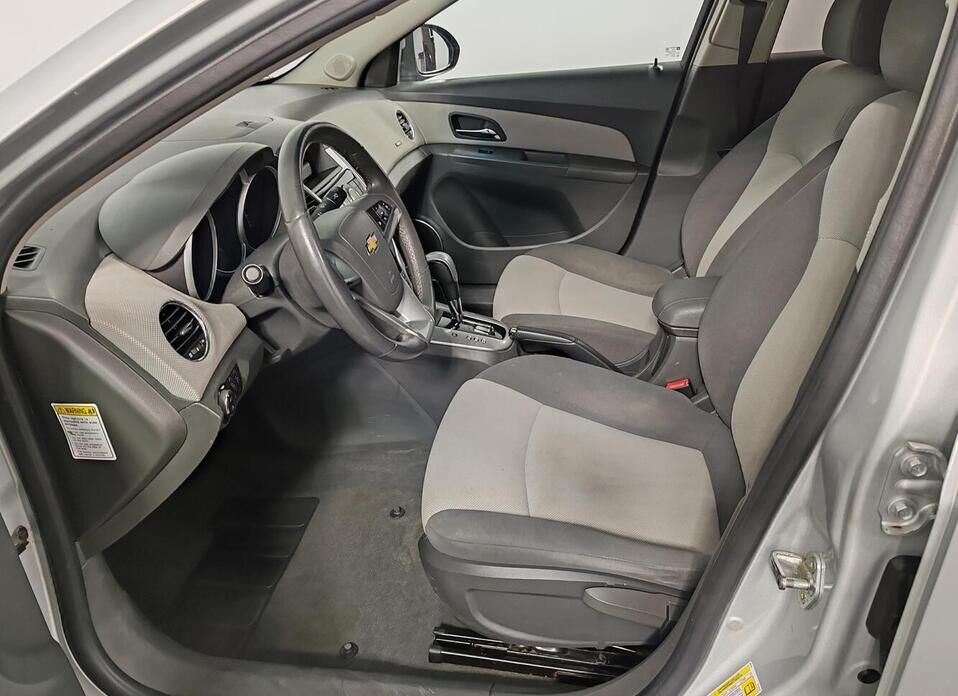 Chevrolet Cruze 1.6 AT (109 л.с.)