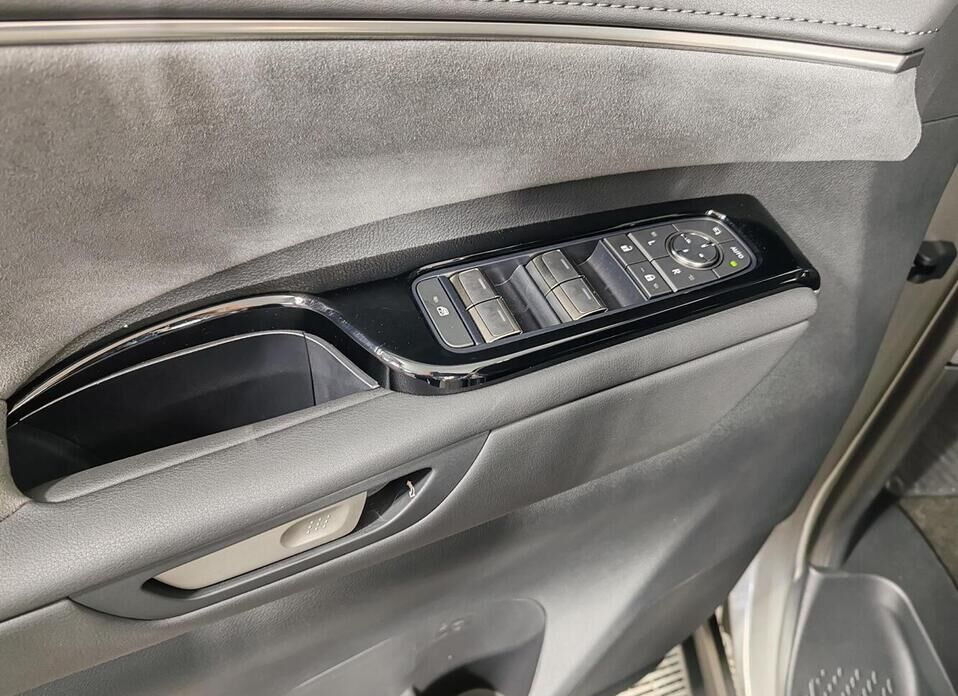 Lexus LM, II 350h 2.5hyb CVT (190 л.с.) 4WD