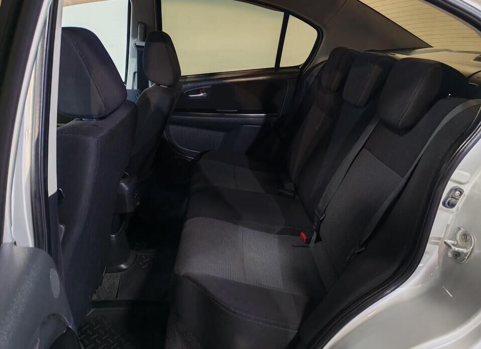 Suzuki SX4, I (Classic) 1.6 AT (106 л.с.)