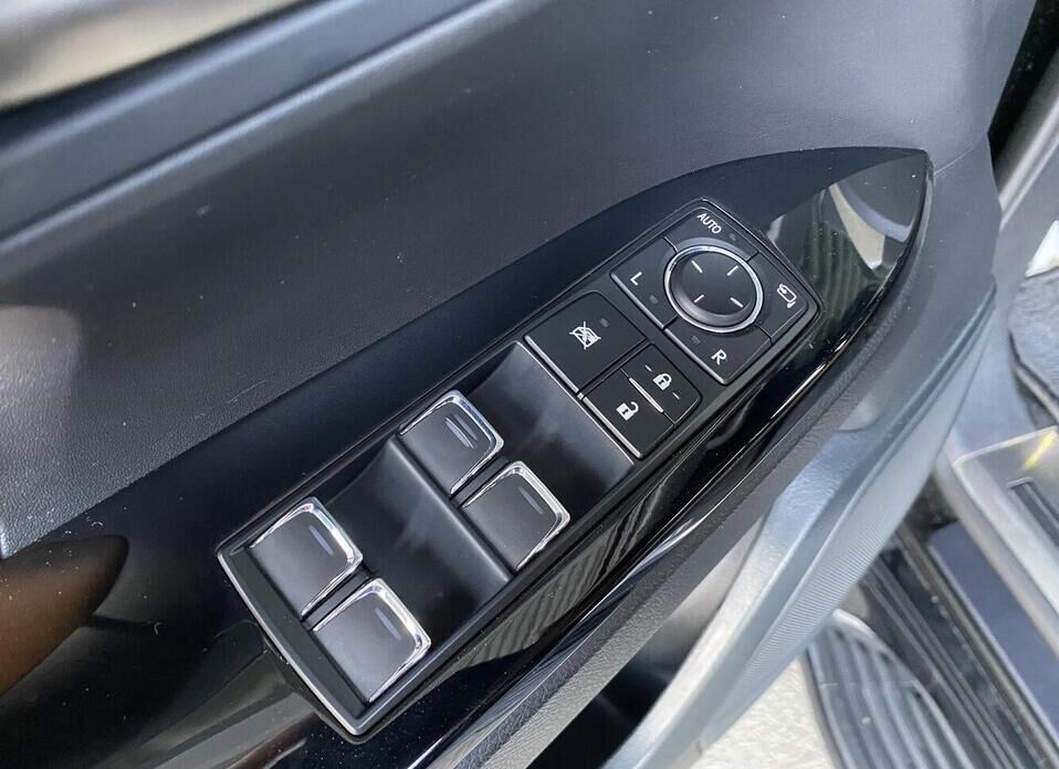 Lexus LX, III Рестайлинг 2 570 5.7 AT (367 л.с.) 4WD