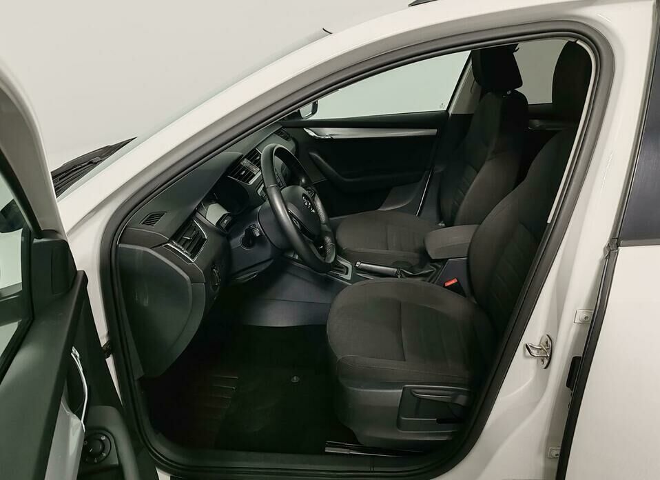 Skoda Octavia 1.6 AT (110 л.с.)