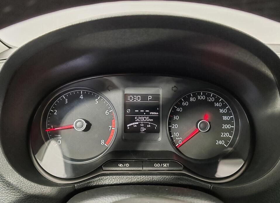 Volkswagen Polo, V Рестайлинг 1.6 AT (110 л.с.)