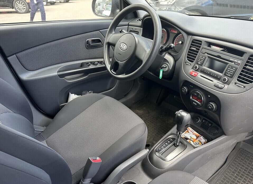 Kia Rio 1.4 AT (95 л.с.)