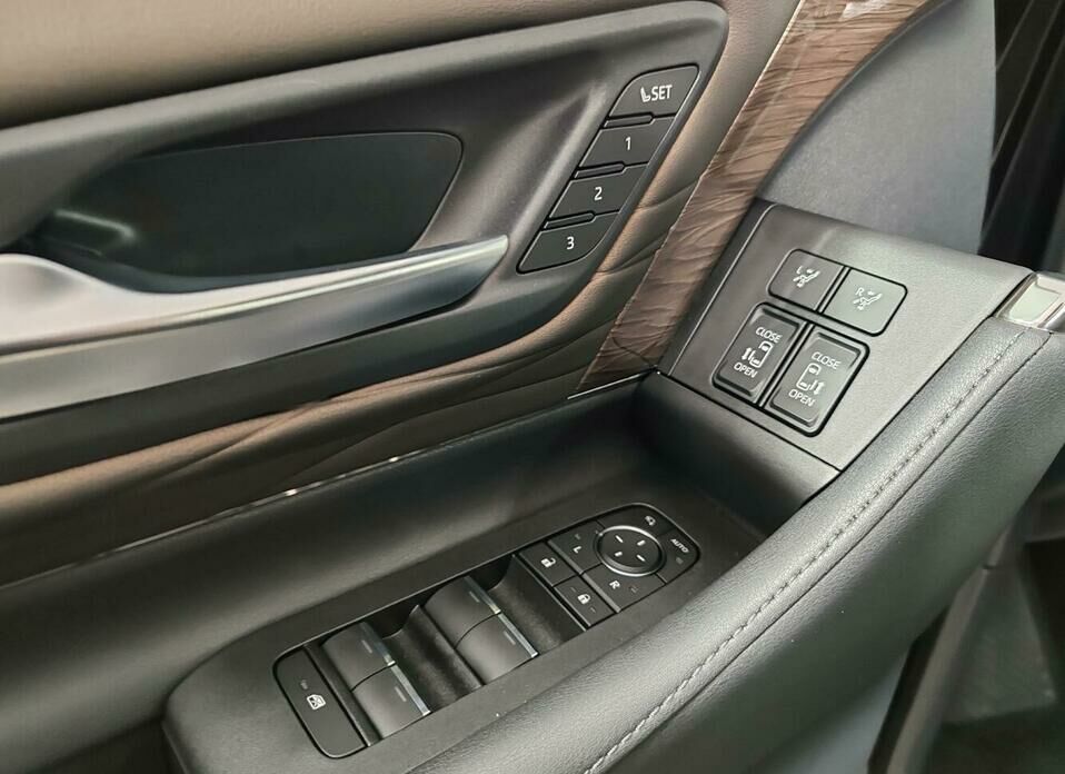 Toyota Alphard 2.5hyb CVT (190 л.с.) 4WD