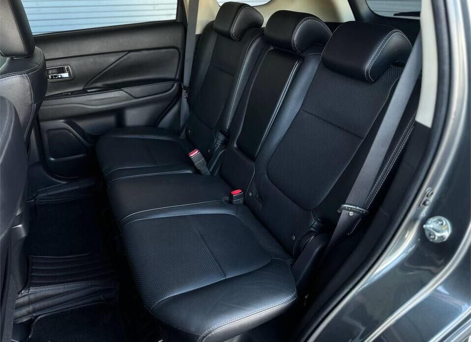 Mitsubishi Outlander 3.0 AT (227 л.с.) 4WD