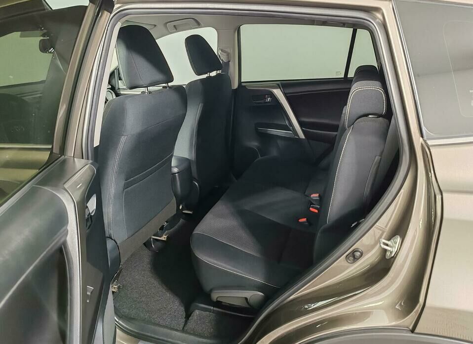 Toyota RAV4 2.5 AT (180 л.с.) 4WD