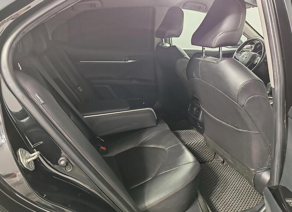 Toyota Camry, VIII (XV70) 3.5 AT (249 л.с.)