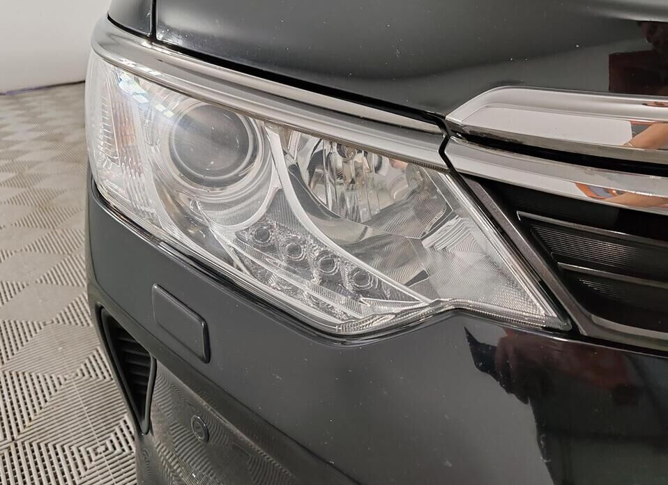 Toyota Camry 2.5 AT (181 л.с.)