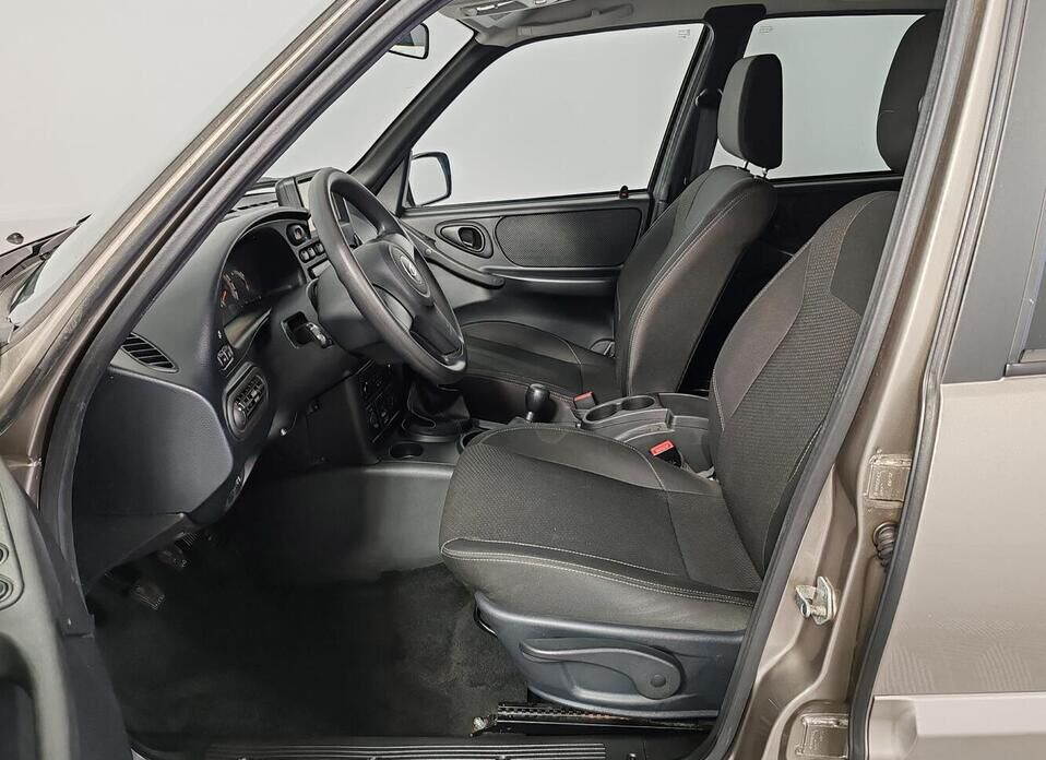 LADA (ВАЗ) Niva Travel, I 1.7 MT (80 л.с.) 4WD