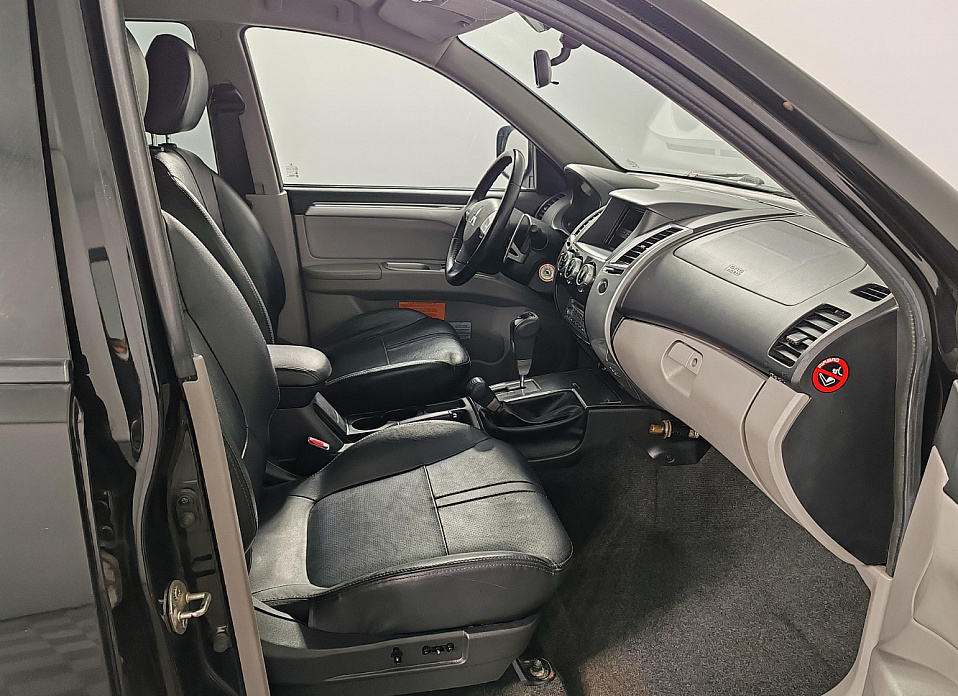 Mitsubishi Pajero Sport, II 3.0 AT (220 л.с.) 4WD