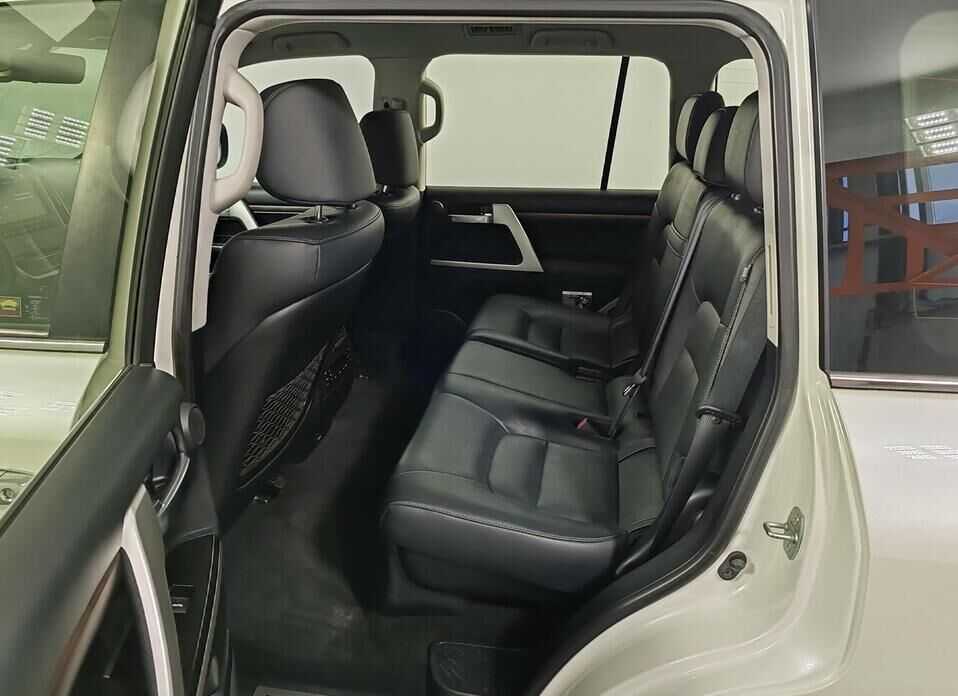 Toyota Land Cruiser, 200 Series Рестайлинг 2 4.5d AT (249 л.с.) 4WD