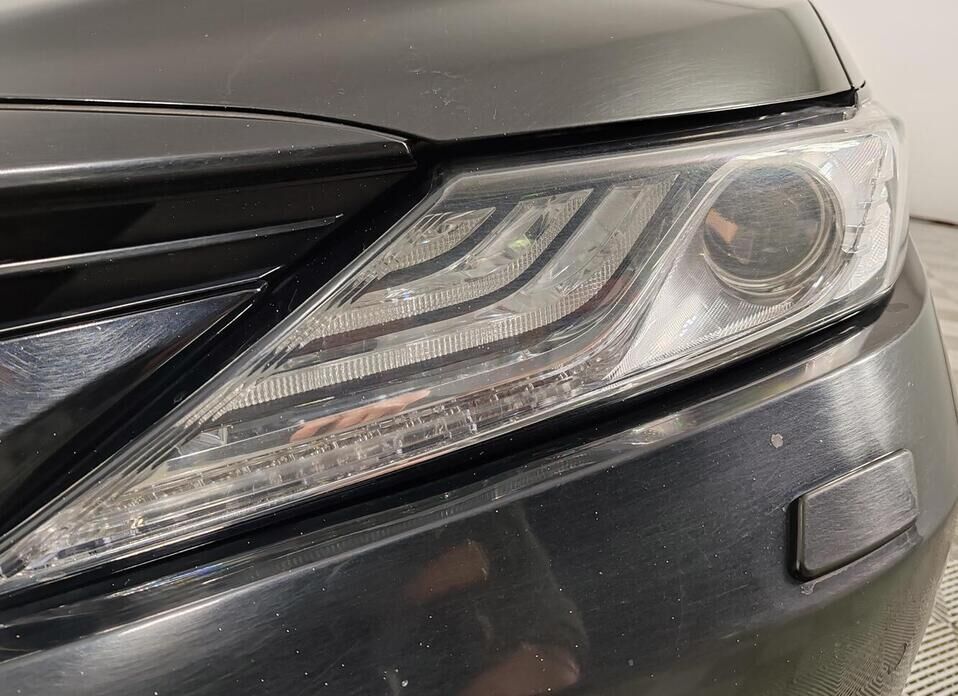 Toyota Camry 2.5 AT (200 л.с.)