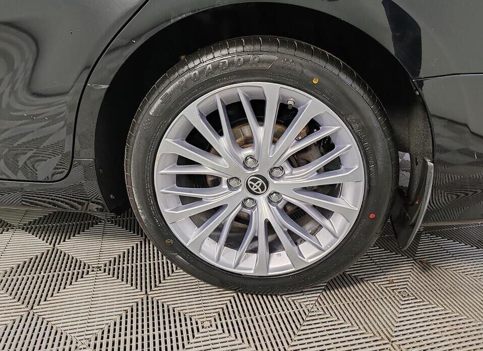 Toyota Camry, VIII (XV70) 2.5 AT (181 л.с.)