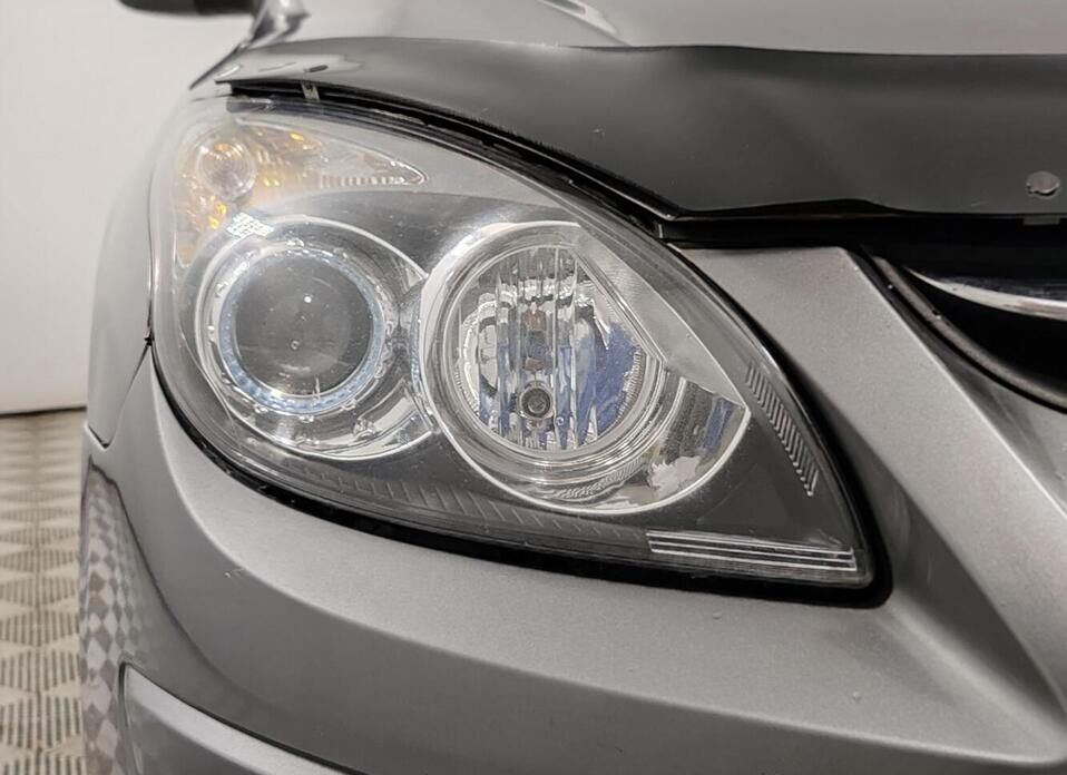 Hyundai i30, I Рестайлинг 1.6 MT (126 л.с.)