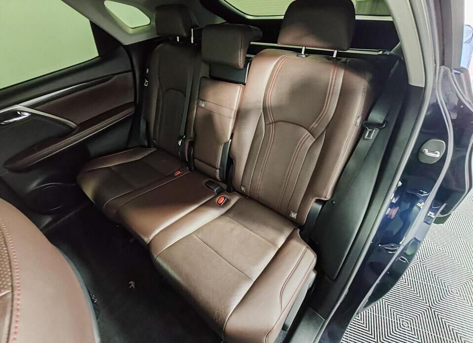 Lexus RX, IV Рестайлинг 300 2.0 AT (238 л.с.) 4WD