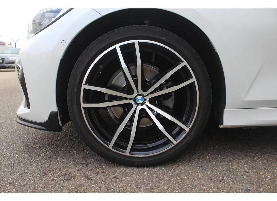 BMW 3 серии, VII (G2x) 320i xDrive 2.0 AT (184 л.с.) 4WD