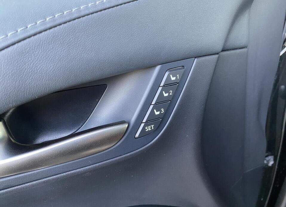 Lexus LX, III Рестайлинг 2 570 5.7 AT (367 л.с.) 4WD